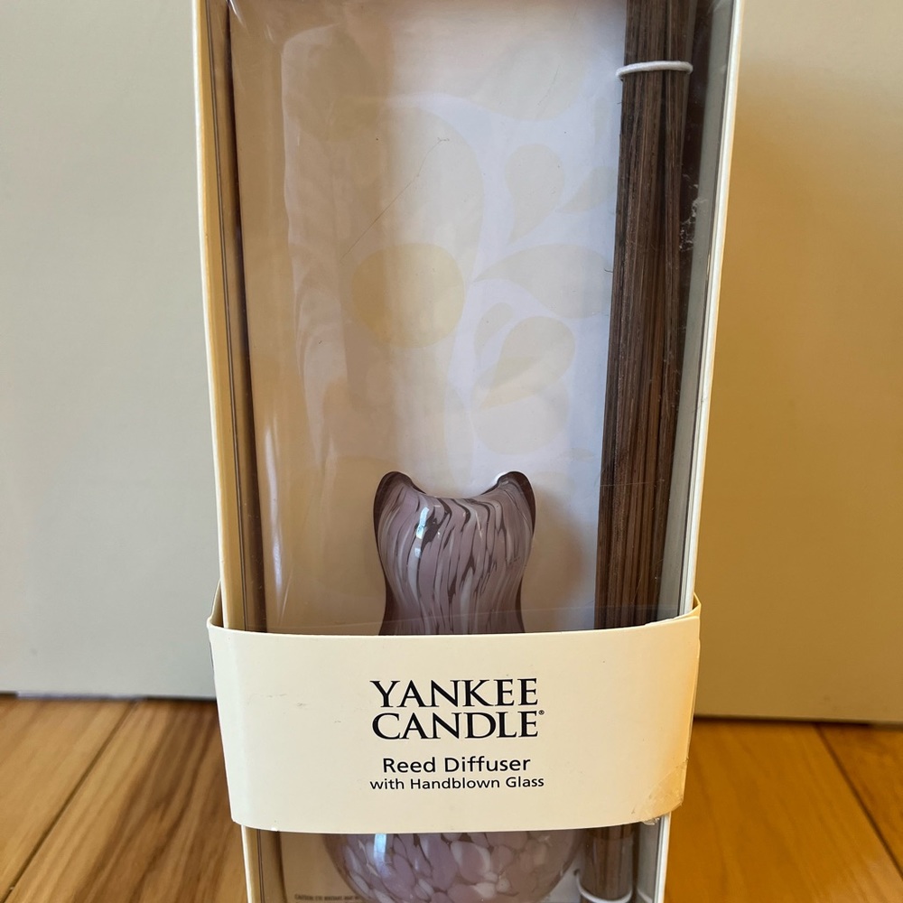 New Yankee Candle Pink Sands Reed Diffuser with Handblown Glass